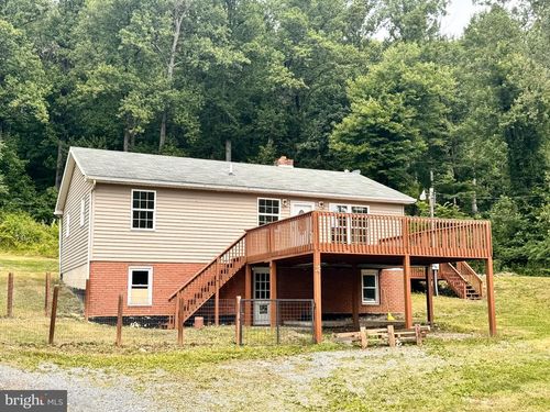 839 Needmore Rd, MARTINSBURG, WV, 25403-5366 | Card Image