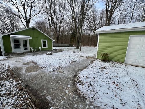 2125 Malvern St, Pinckney, MI, 48169-8863 | Card Image