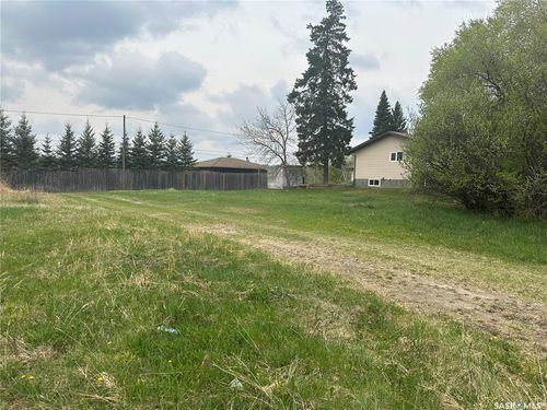 5&amp;6 546 5 St && 499 1 Ave, Leoville, SK, S0J | Card Image