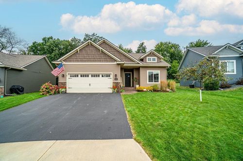 1422 Pinehurst Ct, ALTOONA, WI, 54720-2860 | Card Image