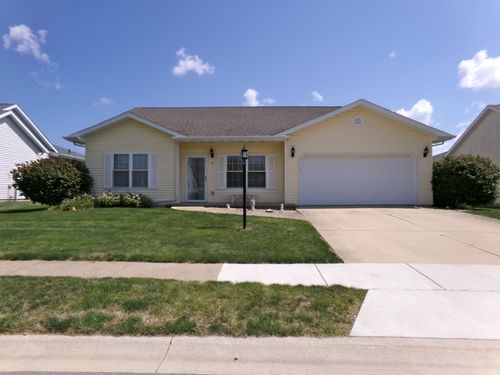 8 Liberty Ln, Clinton, IL, 61727-2605 | Card Image