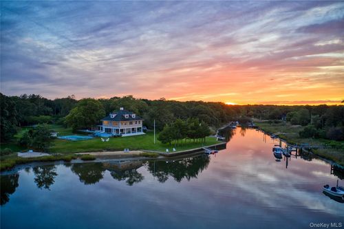 11 Bay Rd, Quogue, NY, 11959-4216 | Card Image