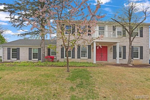 1917 Dovercliff Court, Chesterfield, MO, 63017 | Card Image