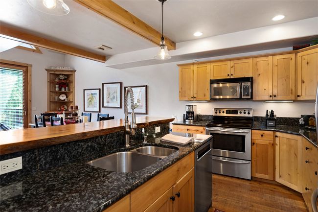 ...granite counter tops... | Image 8