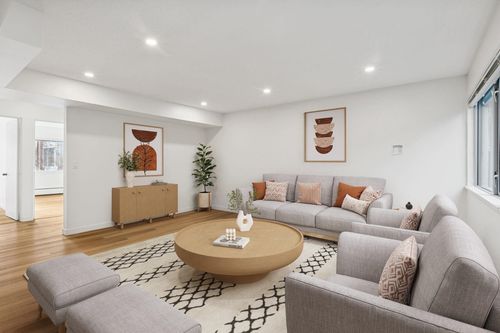 879 Westview Cres, North Vancouver, BC, V7N3X9 | Card Image