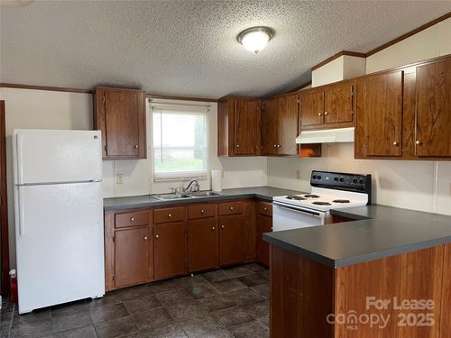 102 Shelby St, Hickory, NC, 28601 | Card Image