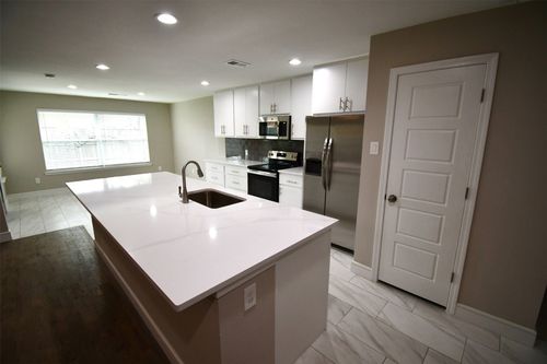 1204 Jeffery Trl, Irving, TX, 75062-6952 | Card Image