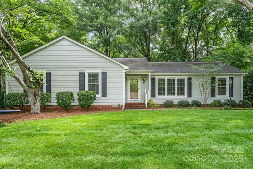 6749 Windyrush Rd, Charlotte, NC, 28226-7556 | Card Image