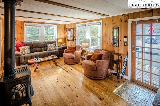 492 Skyland View Dr, House other with 3 bedrooms, 2 bathrooms and null parking in Blowing Rock NC | Image 7