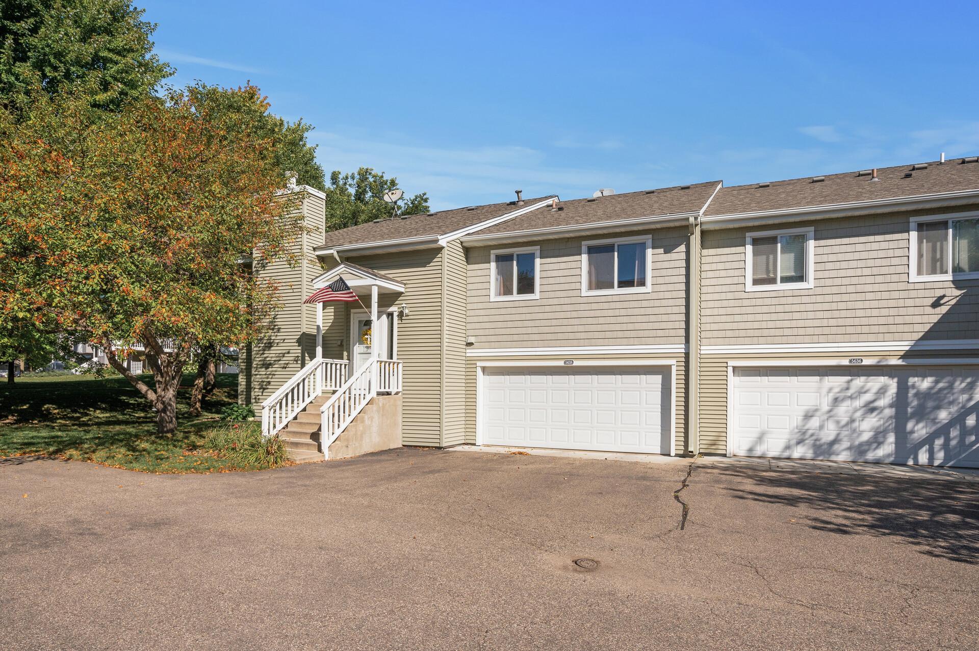 Pompano Dr, Hopkins, MN 55343