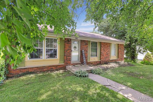 5905 Dogwood Ln, Godfrey, IL, 62035-1018 | Card Image
