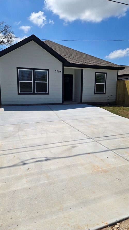 531 Gordy Rd, Bacliff, TX, 77518-2135 | Card Image