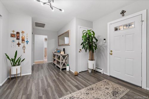 29 Joyce Ln, Woodbury, NY, 11797-2118 | Card Image