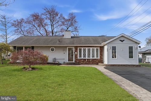 802 Eldridge Rd, FAIRLESS HILLS, PA, 19030-2514 | Card Image