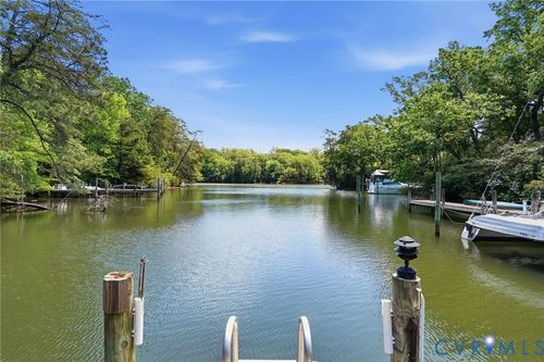 412 Wilton Coves Dr, Hartfield, VA, 23071-3057 | Card Image
