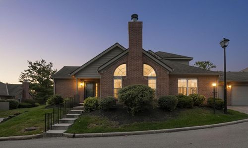 911 White Willow Ln, Columbus, OH, 43235-5044 | Card Image