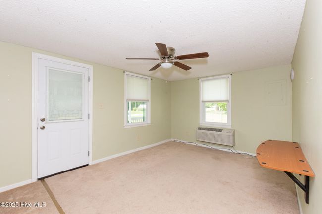 221 Core Rd, House other with 1 bedrooms, 1 bathrooms and null parking in Richlands NC | Image 6