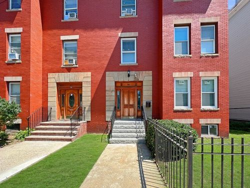 apt-2-94 Winthrop St, Boston, MA, 02119-3932 | Card Image