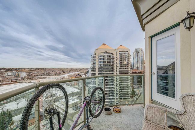 1808 - 1111 6 Avenue Sw, Home with 2 bedrooms, 2 bathrooms and 1 parking in Calgary AB | Image 19