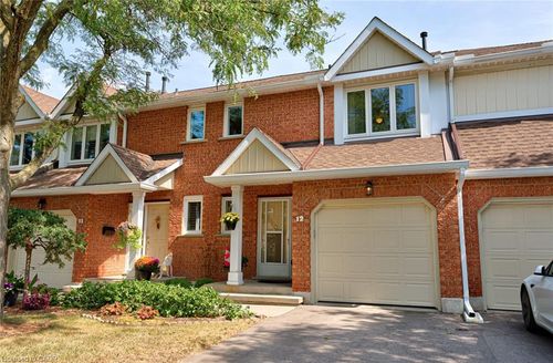 12-523 Beechwood Dr, Waterloo, ON, N2T2G7 | Card Image