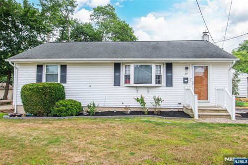 1 Gail Dr, Roxbury Township, NJ, 07836-4201 | Card Image