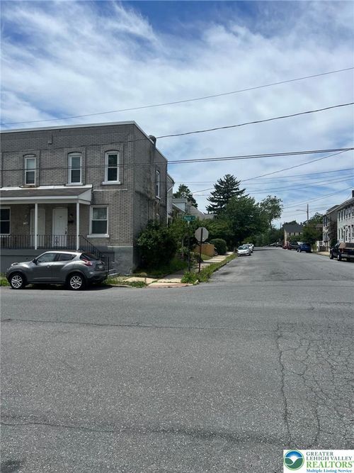 431 Maple Street, Bethlehem City, PA, 18018 | Card Image