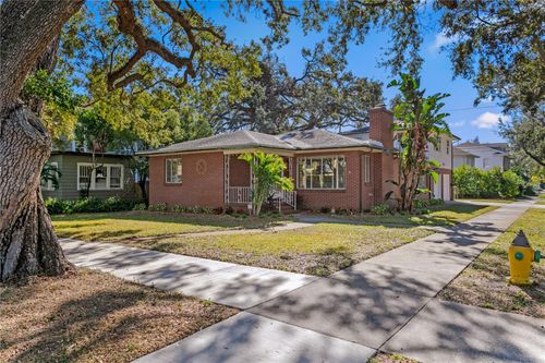 930 15th Ave N, St Petersburg, FL, 33704-4214 | Card Image