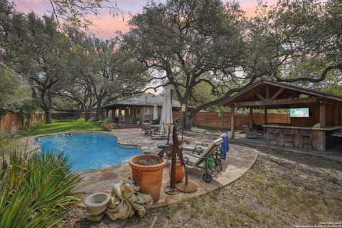 340 Sollock Dr, Devine, TX, 78016-1012 | Card Image