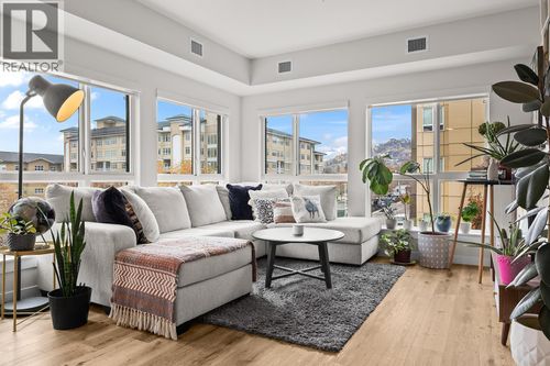 312-722 Valley Rd, Kelowna, BC, V1V0E2 | Card Image