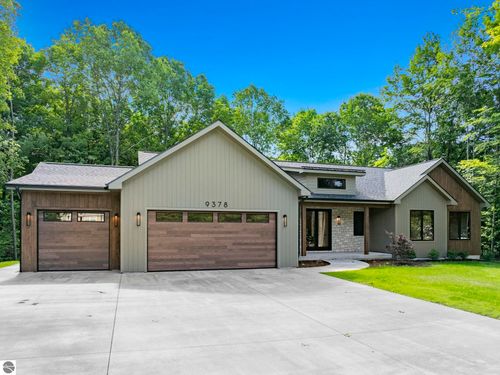 9378 E Summerfield Dr, Traverse City, MI, 49684-7538 | Card Image