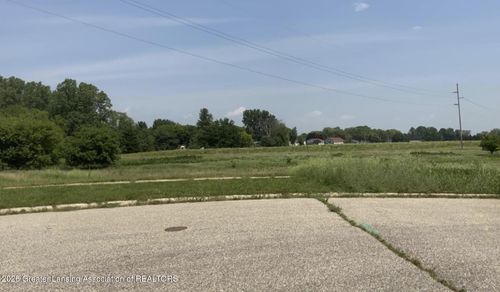 163 Crystal Ct, Alma, MI, 48801-8511 | Card Image