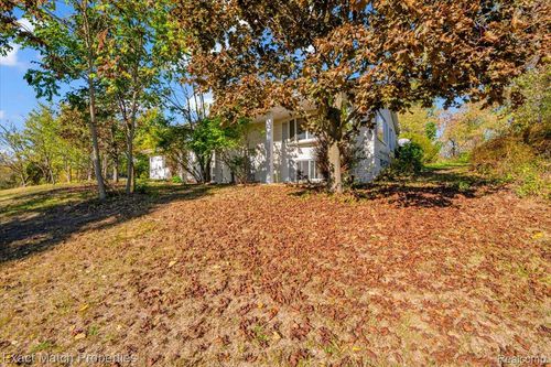 7600 Haley Rd, White Lake, MI, 48383-2028 | Card Image