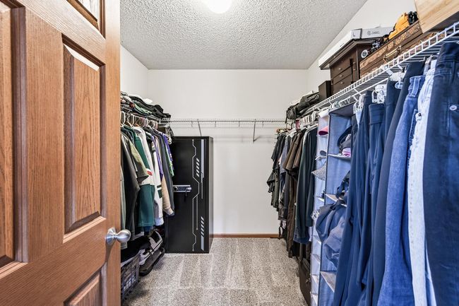 primary closet.jpg | Image 18