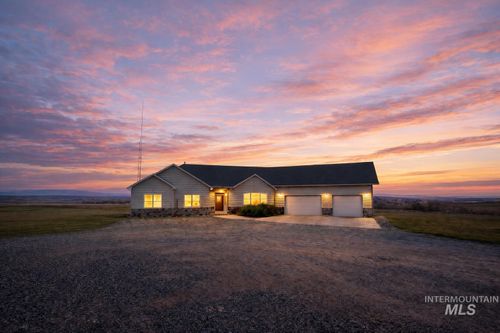 2048 6th Ave. West, Vale, OR, 97918 | Card Image