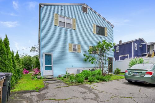 94 Victory Street, Stamford, CT, 06902 | Card Image