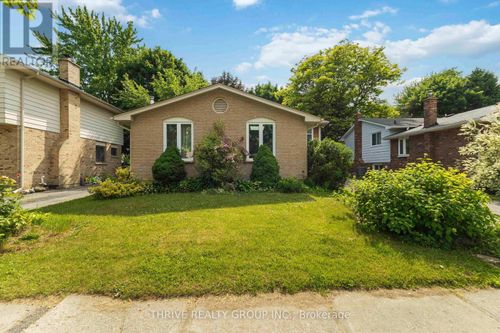 1619 Aldersbrook Rd, London, ON, N6G2Z2 | Card Image