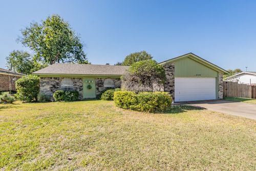 3729 Dawn Dr, North Richland Hills, TX, 76180-1543 | Card Image