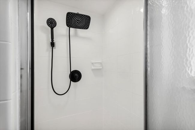Separate Shower | Image 25