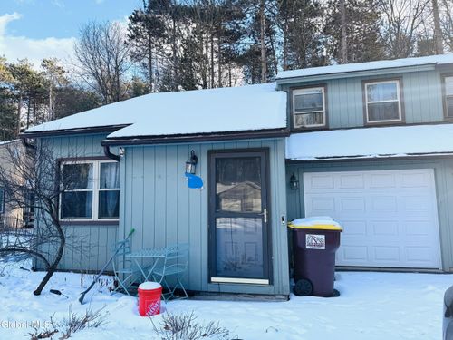 48 Wake Robin Rd, Ballston Spa, NY, 12020-4467 | Card Image