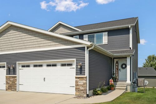 1004 Hummingbird Cir, Waterloo, IA, 50702-6114 | Card Image