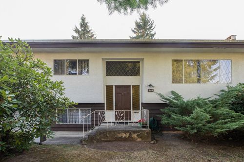 900 Porter St, Coquitlam, BC, V3J5C2 | Card Image