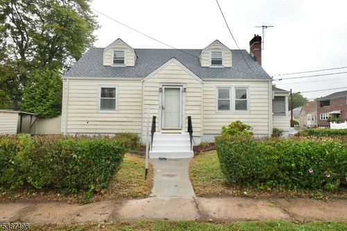 65 Baldwin Pl, Belleville, NJ, 07109-1747 | Card Image