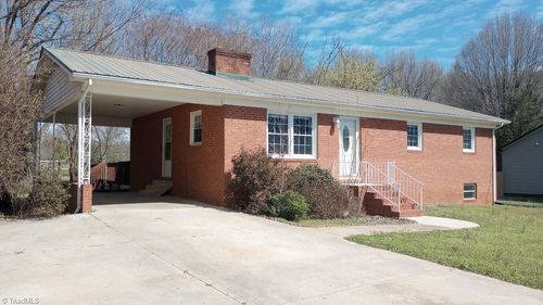 519 E Kime Ave, Liberty, NC, 27298-8296 | Card Image