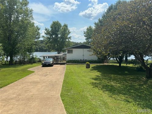 112 N Lake Dr, Leslie, MO, 63056-2413 | Card Image