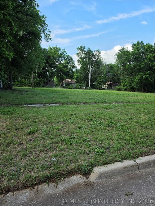 320 W 15th Street, Ada, OK, 74820 | Card Image