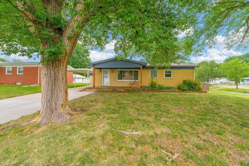 502 Riverdale Dr, Mulvane, KS, 67110-1447 | Card Image