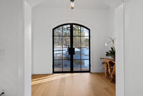 113 Linden St, Exeter, NH, 03833-4108 | Card Image