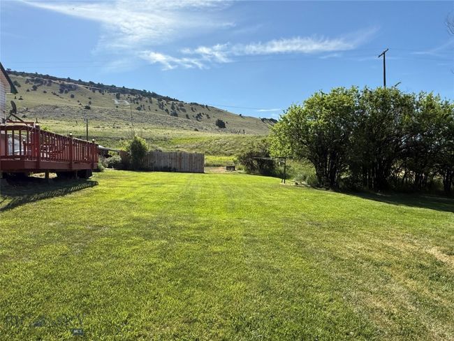 Landscaped Yard | Image 34