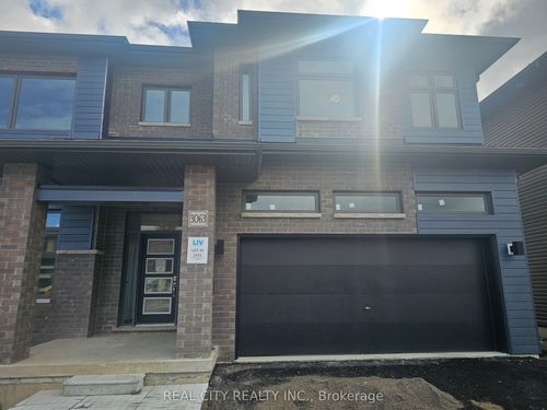 3063 Sandy Acres Avenue, Severn, ON, L3V6H3 | Card Image