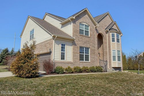 1051 Doral Dr, Troy, MI, 48085-6107 | Card Image